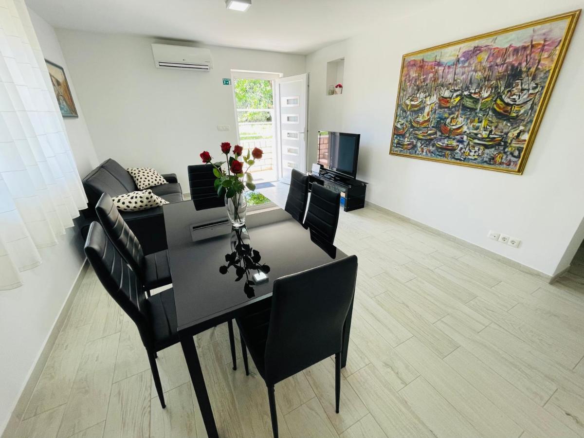 Apartment Paulina Trogir Exterior foto